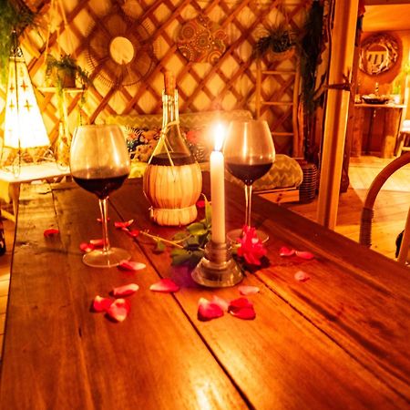 2 Cuori E 1 Yurta Glamping In Tuscany - Adults Only Ашано Экстерьер фото