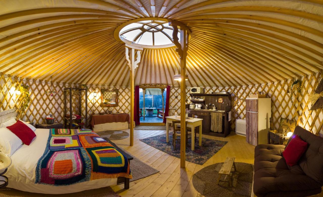 2 Cuori E 1 Yurta Glamping In Tuscany - Adults Only Ашано Экстерьер фото